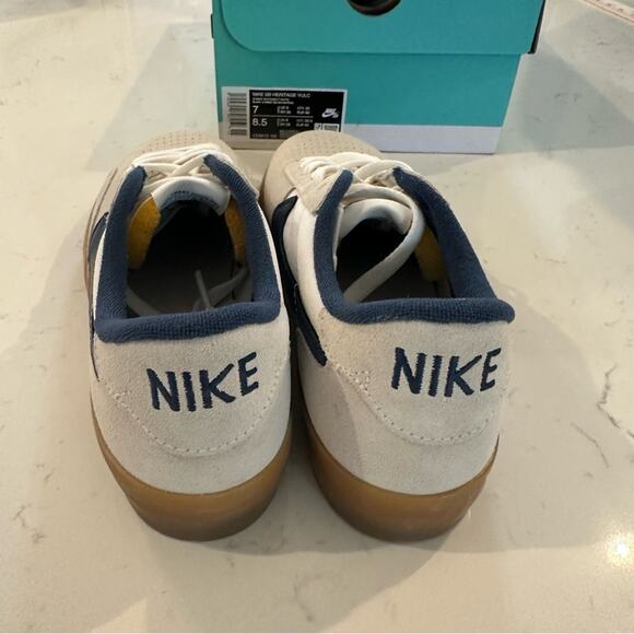 Nike SB Heritage Vulc in Summit White Navy Sneakers Size 7M/8.5W - Picture 4 of 7